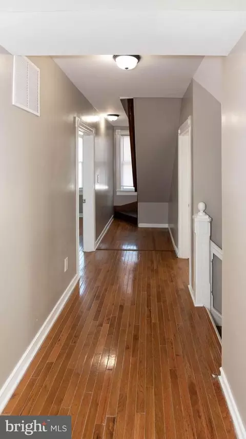 Entry Way - 4101 Harris Ave, Baltimore, MD 21206 photo 7 of 19