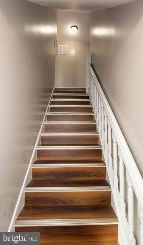 Entry Way - 4101 Harris Ave, Baltimore, MD 21206 photo 4 of 19