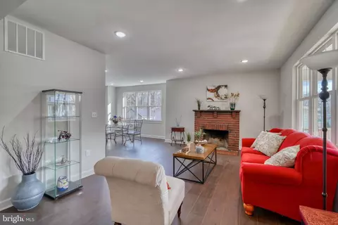 231 Mallow Hill Rd, Baltimore, MD 21229 photo 9