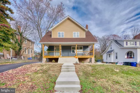 231 Mallow Hill Rd, Baltimore, MD 21229 photo 2