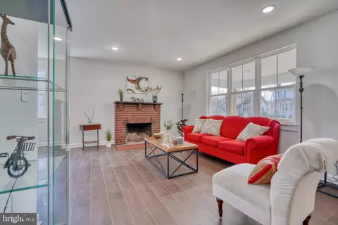 231 Mallow Hill Rd, Baltimore, MD 21229 photo 10