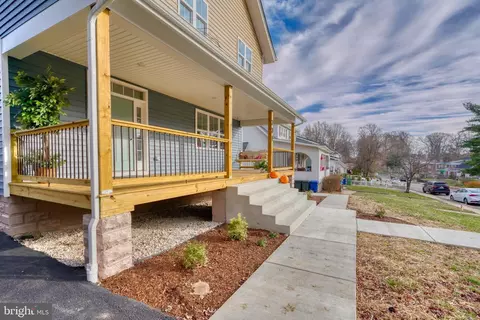 231 Mallow Hill Rd, Baltimore, MD 21229 photo 3