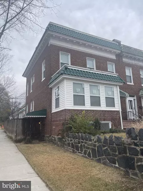 800 E 33rd St, Baltimore, MD 21218 photo 2