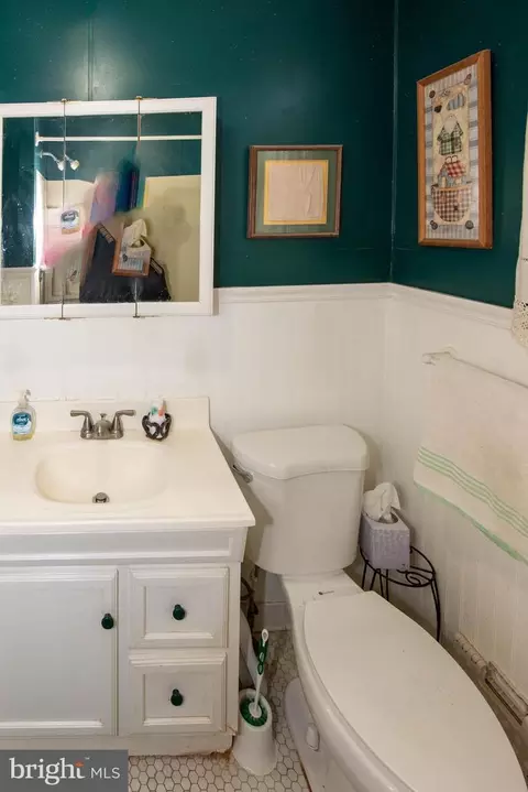 211 E Melrose Ave, Baltimore, MD 21212 photo 22