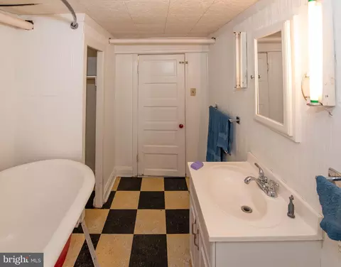211 E Melrose Ave, Baltimore, MD 21212 photo 38
