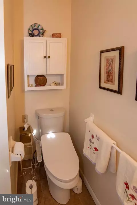 211 E Melrose Ave, Baltimore, MD 21212 photo 27