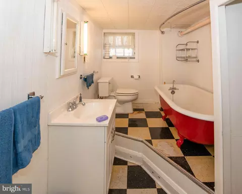211 E Melrose Ave, Baltimore, MD 21212 photo 37