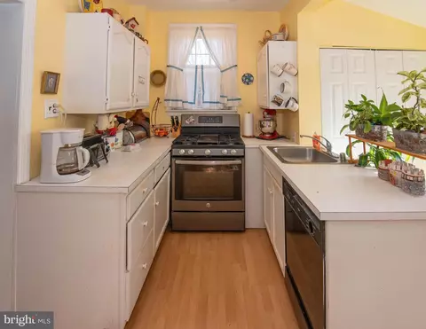 211 E Melrose Ave, Baltimore, MD 21212 photo 14