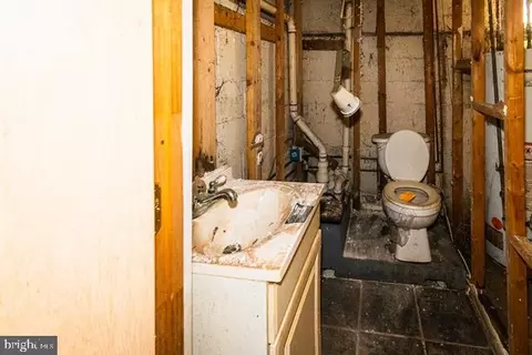 Bath - 2713 Talbot Rd, Baltimore, MD 21216 photo 2 of 2