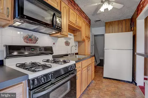 4441 Pen Lucy Rd, Baltimore, MD 21229 photo 11
