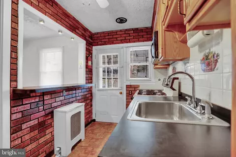4441 Pen Lucy Rd, Baltimore, MD 21229 photo 10