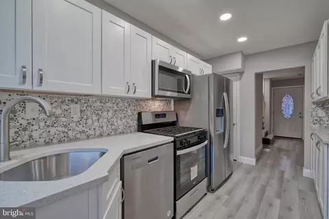 809 Wicklow Rd, Baltimore, MD 21229