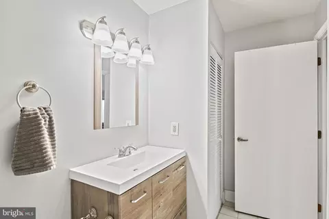 2702 Lighthouse Pt E #535, Baltimore, MD 21224 photo 16