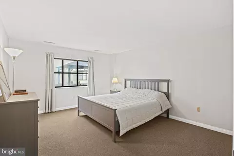 2702 Lighthouse Pt E #535, Baltimore, MD 21224 photo 11