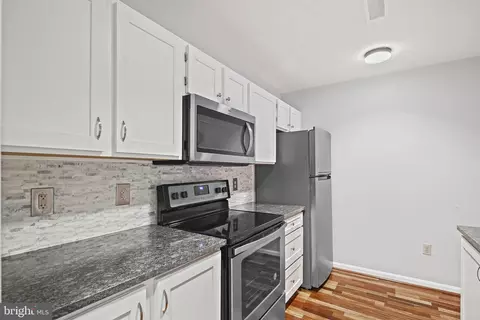 2702 Lighthouse Pt E #535, Baltimore, MD 21224 photo 10