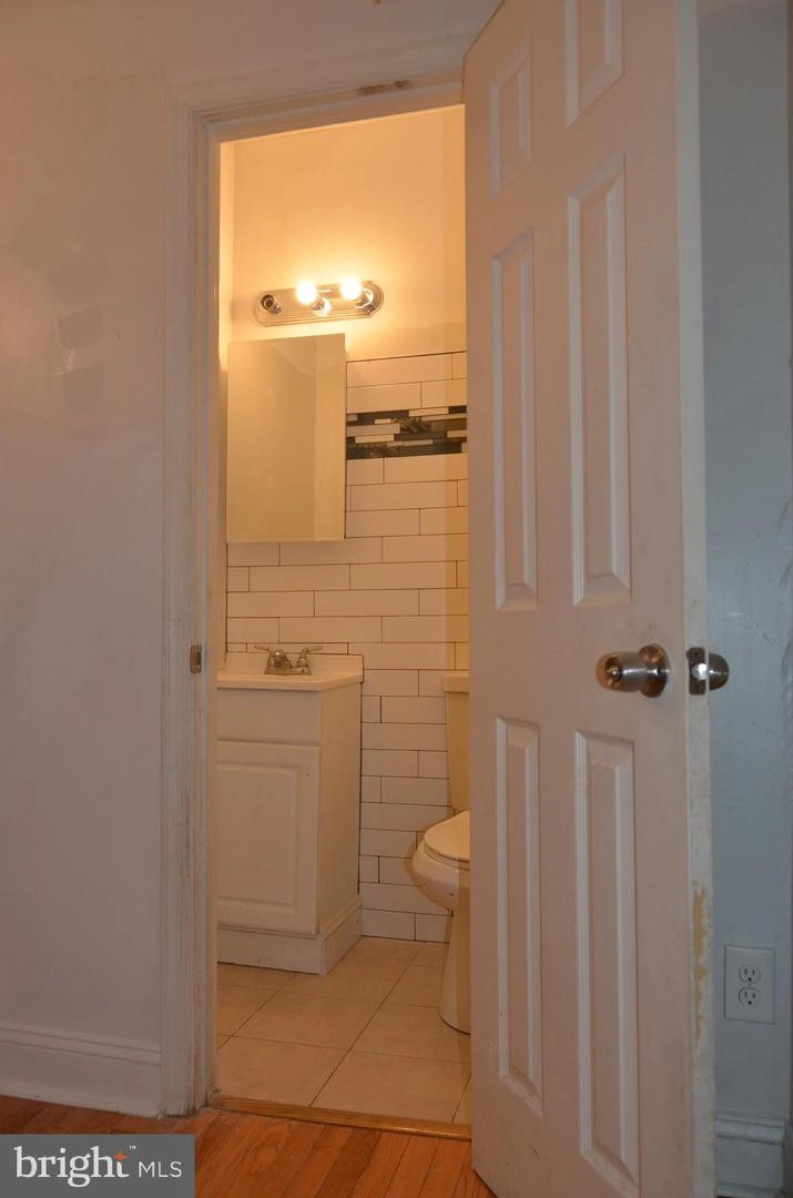 521 Rappolla St, Baltimore, MD 21224 photo 10