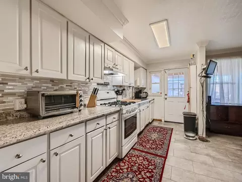 1008 Iris Ave, Baltimore, MD 21205 photo 8
