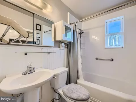 1008 Iris Ave, Baltimore, MD 21205 photo 12