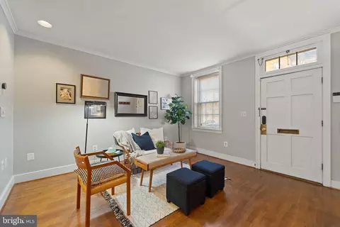 Living - 807 S Bond St, Baltimore, MD 21231 photo 3 of 5