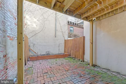 Exterior - 807 S Bond St, Baltimore, MD 21231 photo 5 of 15