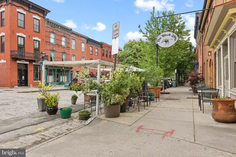 View/Area - 807 S Bond St, Baltimore, MD 21231 photo 1 of 1