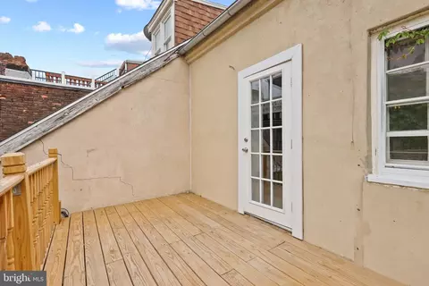 Exterior - 807 S Bond St, Baltimore, MD 21231 photo 9 of 15