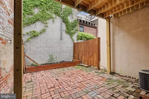 Exterior - 807 S Bond St, Baltimore, MD 21231 photo 10 of 15