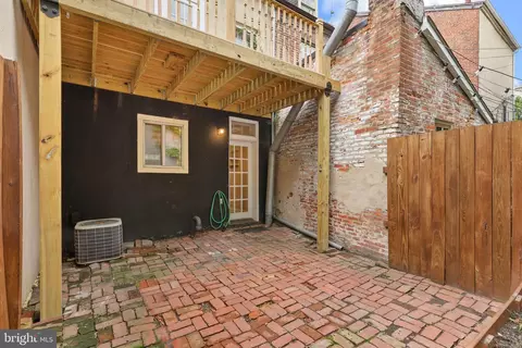 Exterior - 807 S Bond St, Baltimore, MD 21231 photo 12 of 15
