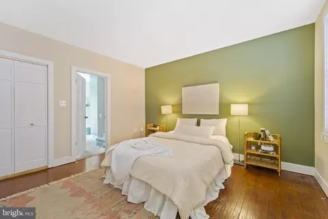 Bedroom - 807 S Bond St, Baltimore, MD 21231 photo 4 of 6