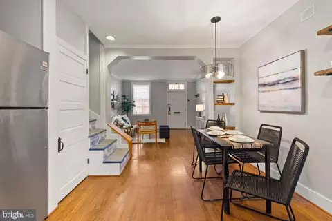 Dining - 807 S Bond St, Baltimore, MD 21231 photo 2 of 2