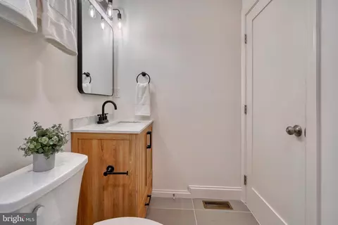 1132 Hull St, Baltimore, MD 21230 photo 29