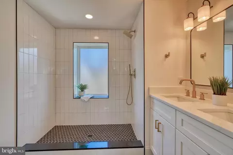 1132 Hull St, Baltimore, MD 21230 photo 36