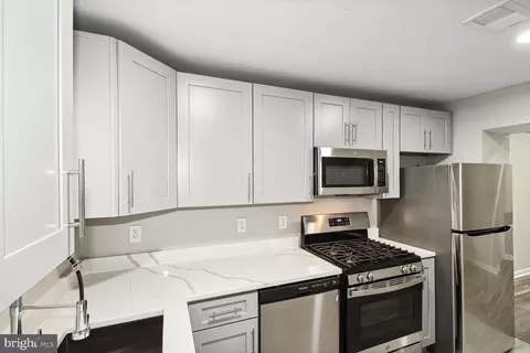 932 Bennett Pl, Baltimore, MD 21223 photo 10