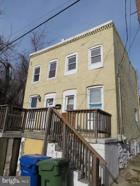 3102 Piquett Ln, Baltimore, MD 21229