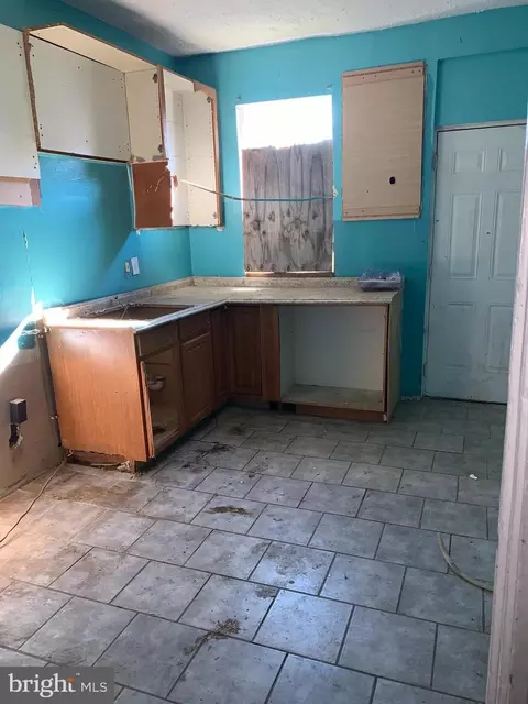 2429 E Lanvale St, Baltimore, MD 21213 photo 5