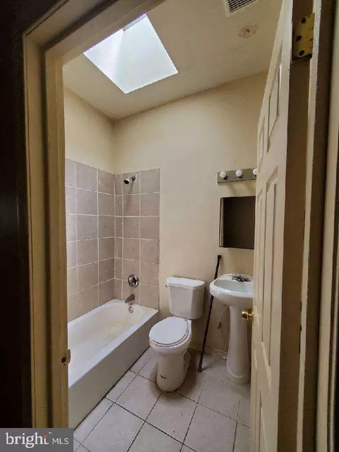 920 E 20th St, Baltimore, MD 21218 photo 3
