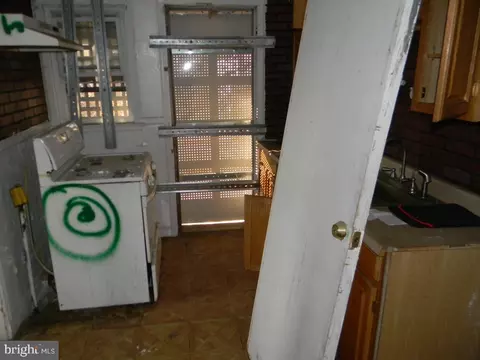 600 Whitmore Ave, Baltimore, MD 21216 photo 9