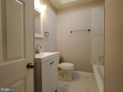 Bath - 2708 Preston St E, Baltimore, MD 21213 photo 4 of 8