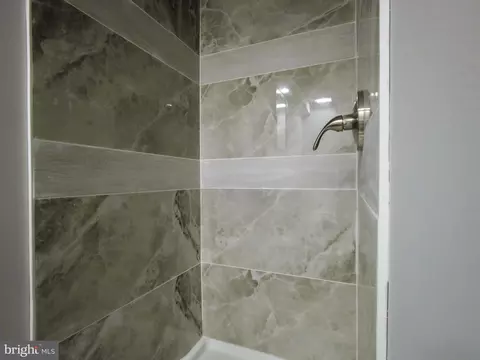 Bath - 2708 Preston St E, Baltimore, MD 21213 photo 6 of 8