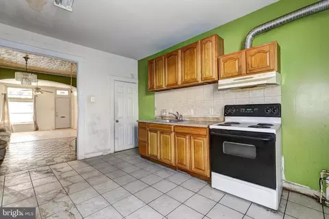2018 Cliftwood Ave, Baltimore, MD 21213 photo 11