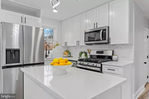 2808 Ruscombe Ln, Baltimore, MD 21215 photo 9