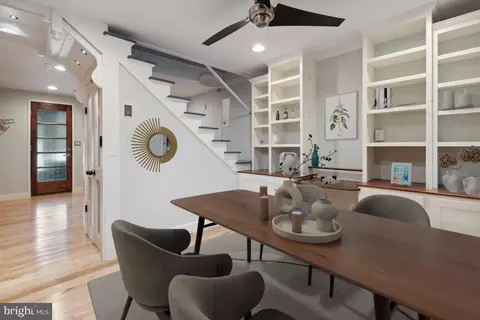 Entry Way - 3359 Falls Rd, Baltimore, MD 21211 photo 2 of 7
