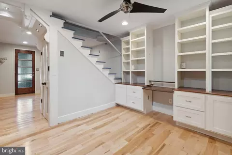 Entry Way - 3359 Falls Rd, Baltimore, MD 21211 photo 5 of 7
