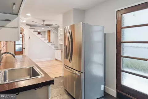 Entry Way - 3359 Falls Rd, Baltimore, MD 21211 photo 6 of 7