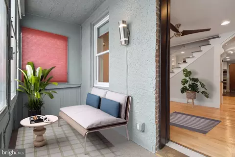 Entry Way - 3359 Falls Rd, Baltimore, MD 21211 photo 3 of 7