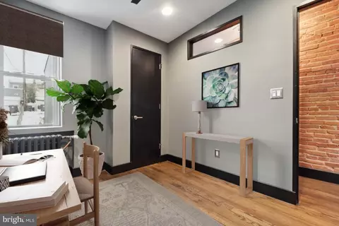 Entry Way - 3359 Falls Rd, Baltimore, MD 21211 photo 4 of 7