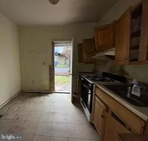 3015 Rayner Ave, Baltimore, MD 21216 photo 2