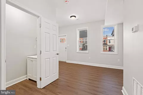 2103 Baker St, Baltimore, MD 21217 photo 8