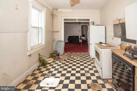 704 N Payson St, Baltimore, MD 21217 photo 8