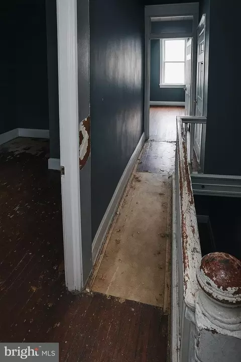 Entry Way - 1658 E 25th St, Baltimore, MD 21213 photo 3 of 4